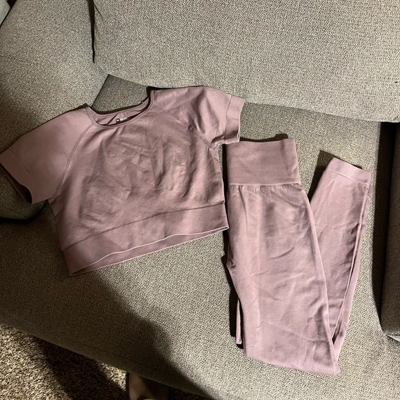 Mauve pink matching work out set - Picture 2 of 5